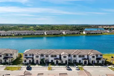 10100 SW 228 Ter, Miami: photo 1 of 22