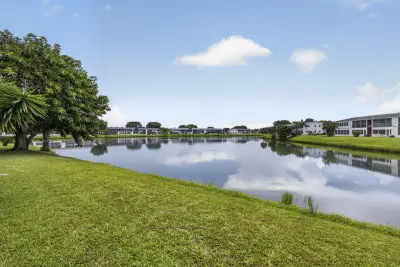 127 Chatham F, West Palm Beach: photo 1 of 36