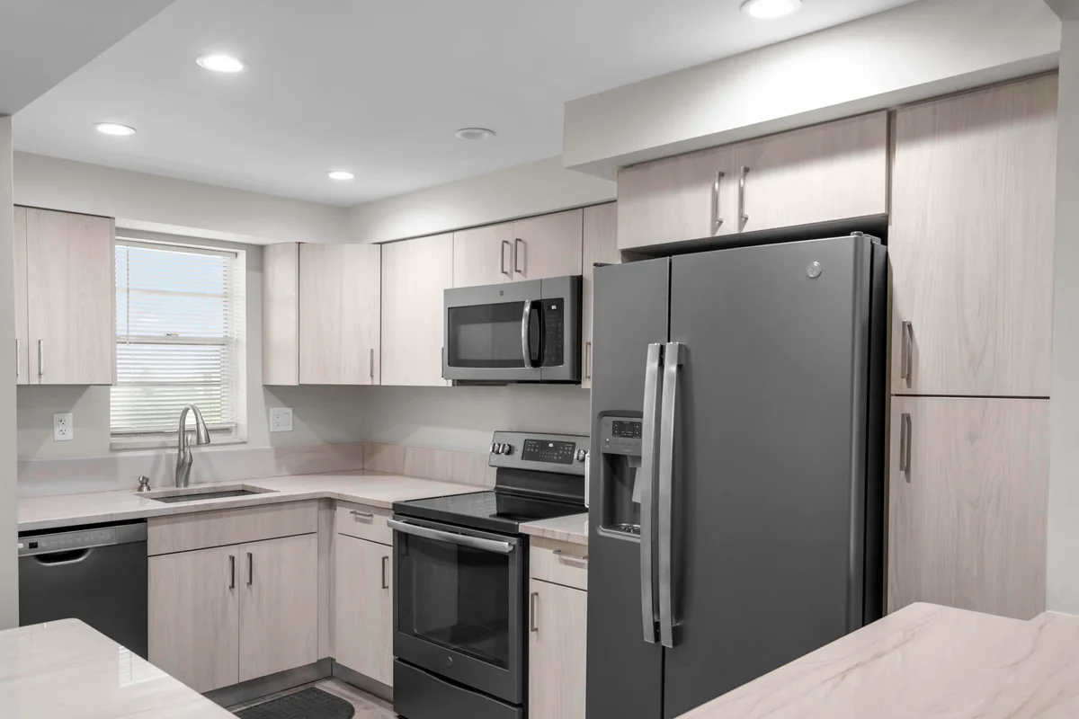 3150 W Rolling Hills Cir #704, Davie: photo 1 of 28