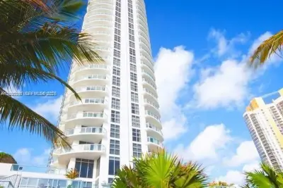18683 Collins Ave #607, Sunny Isles Beach: photo 1 of 11
