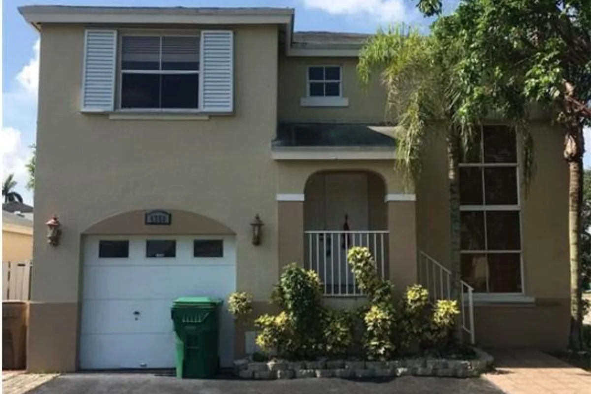 4350 SW 72nd Ter SW, Davie: photo 1 of 21