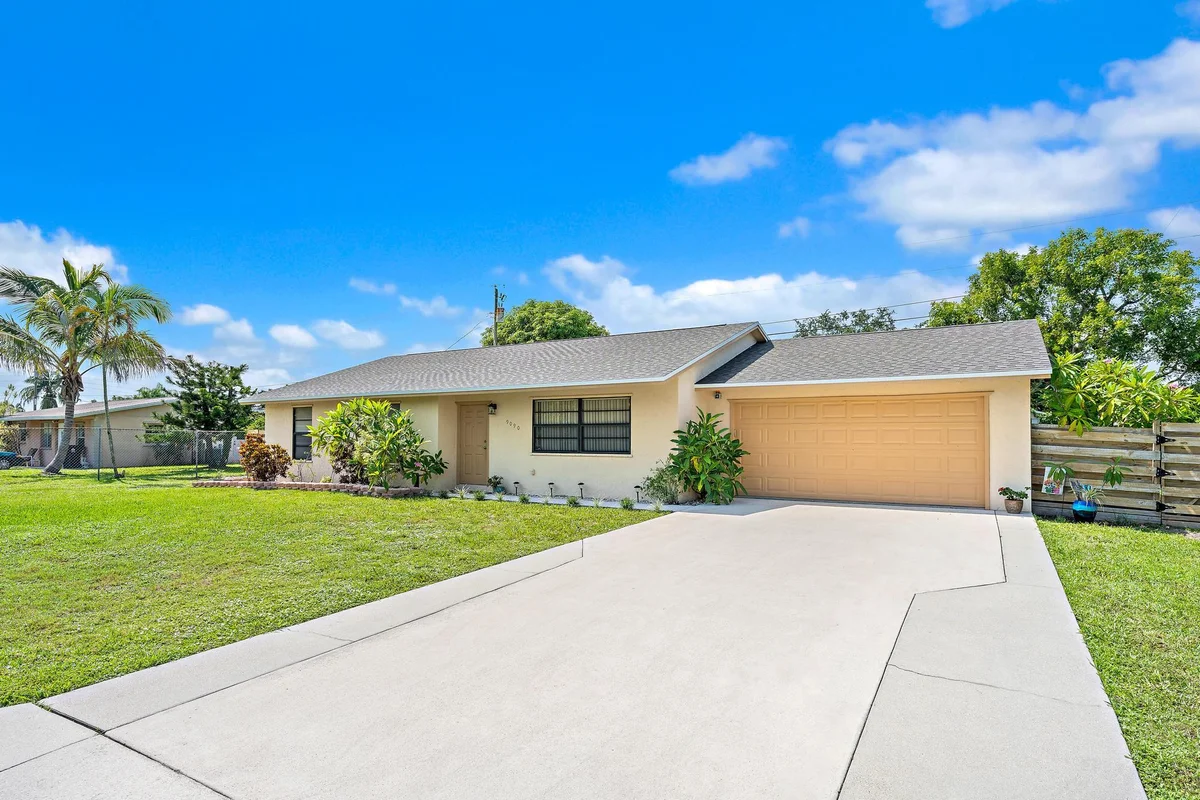 9090 Palladium Pl, Lake Worth: photo 1 of 24