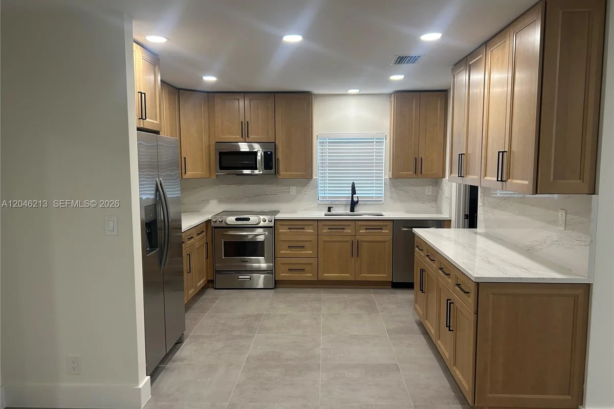 9723 SW 3rd St, Boca Raton: photo 1 of 14