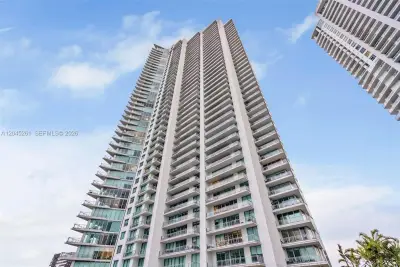 92 SW 3rd St #3608, Miami: photo 1 of 21