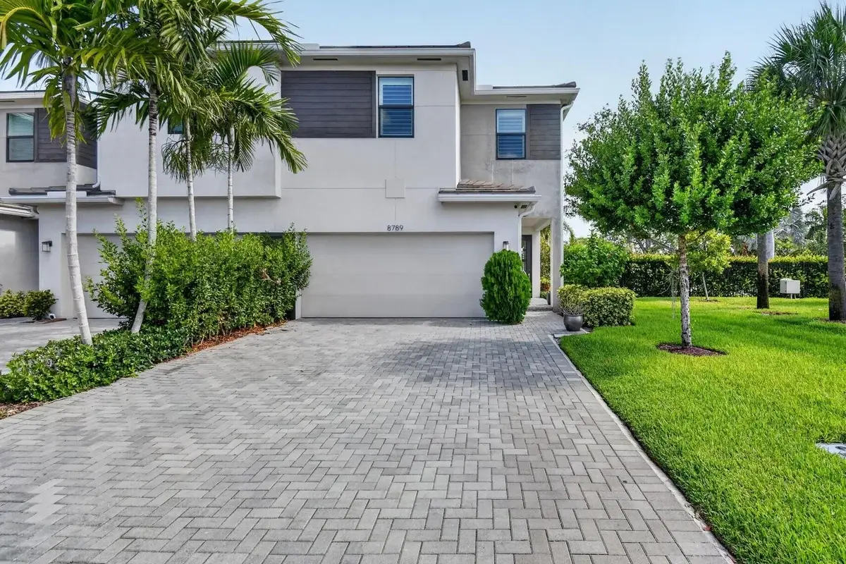 8789 Antarus Dr, Lake Worth: photo 1 of 35