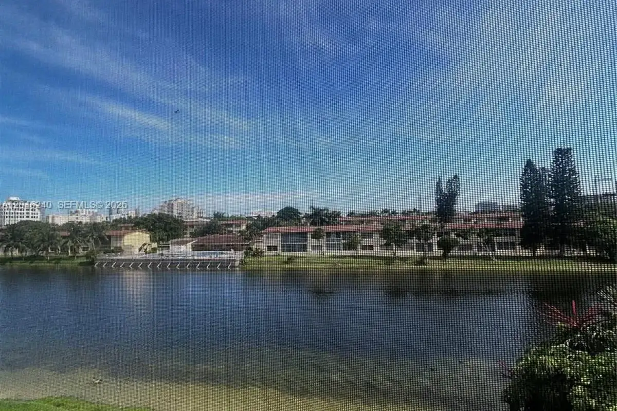 2880 NE 203rd St #B25, Aventura: photo 1 of 26