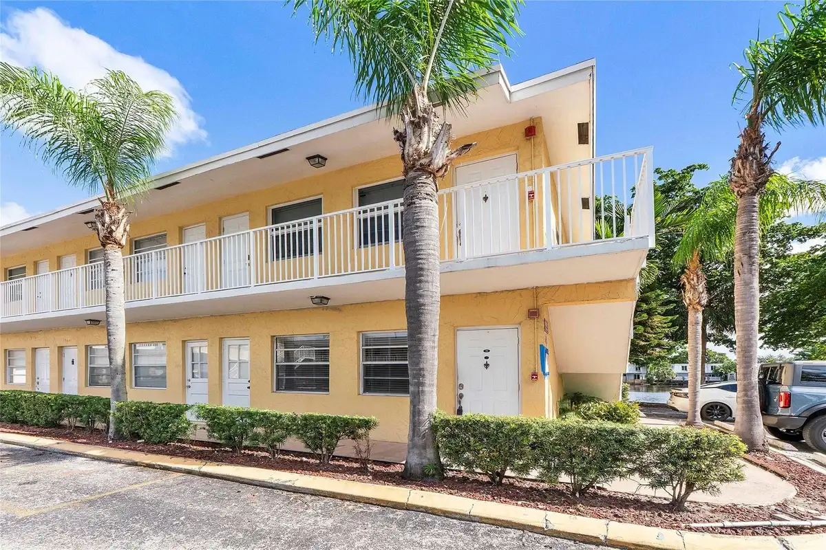 4050 NE 12th Ter #39-2, Oakland Park: photo 1 of 11