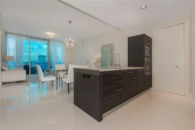 200 Biscayne Boulevard Way #5109, Miami: photo 1 of 31