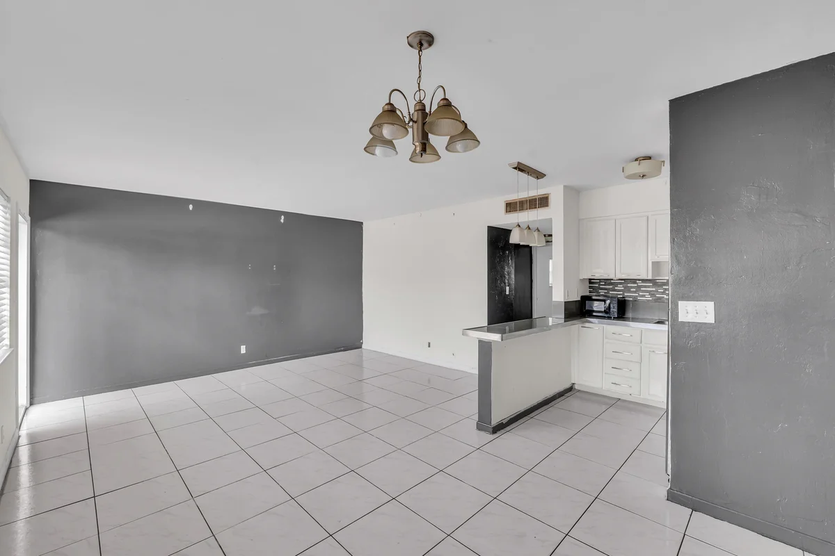 4050 NE 12th Ter #38, Oakland Park: photo 1 of 12