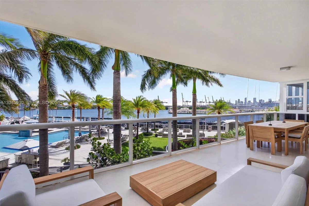 400 Alton Rd #706, Miami Beach: photo 1 of 49