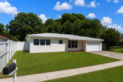 557 W Dayton Cir, Fort Lauderdale: photo 1 of 6