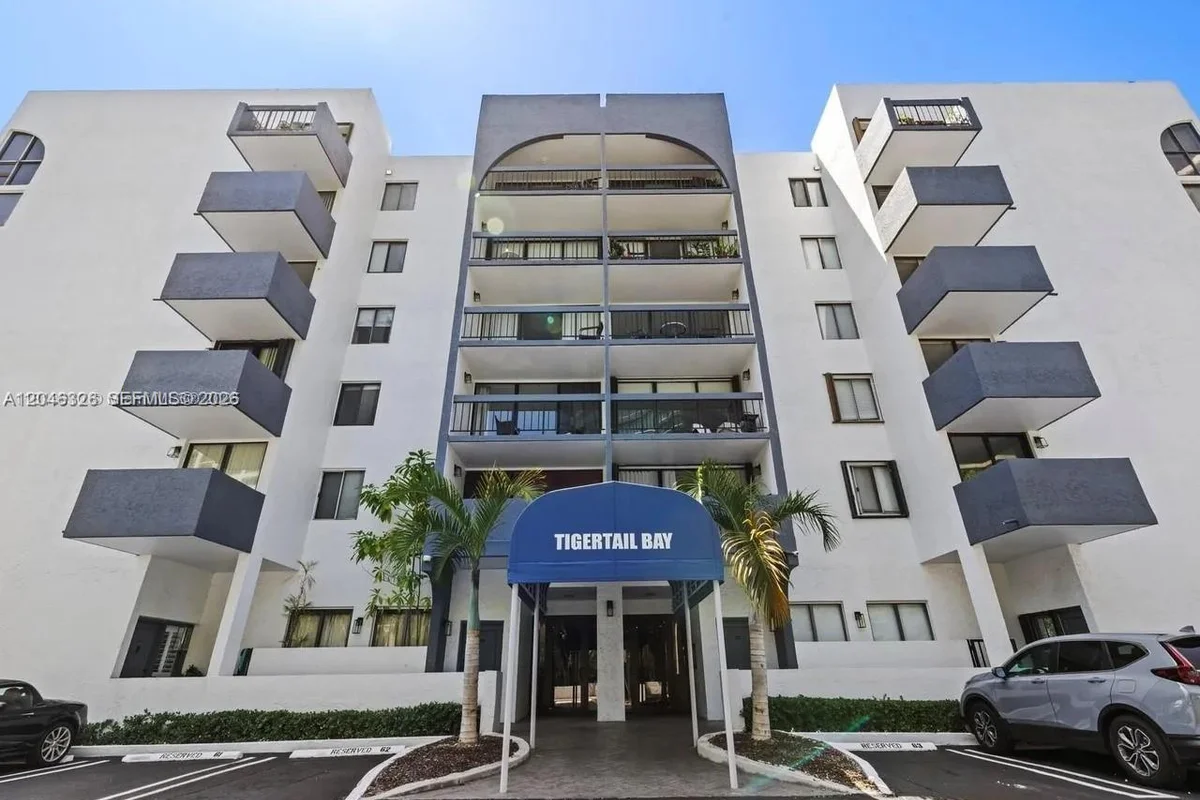 2715 Tigertail Ave #102, Miami: photo 1 of 10