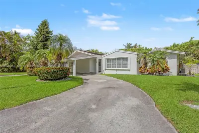 340 Atlantic Rd, Key Biscayne: photo 1 of 49