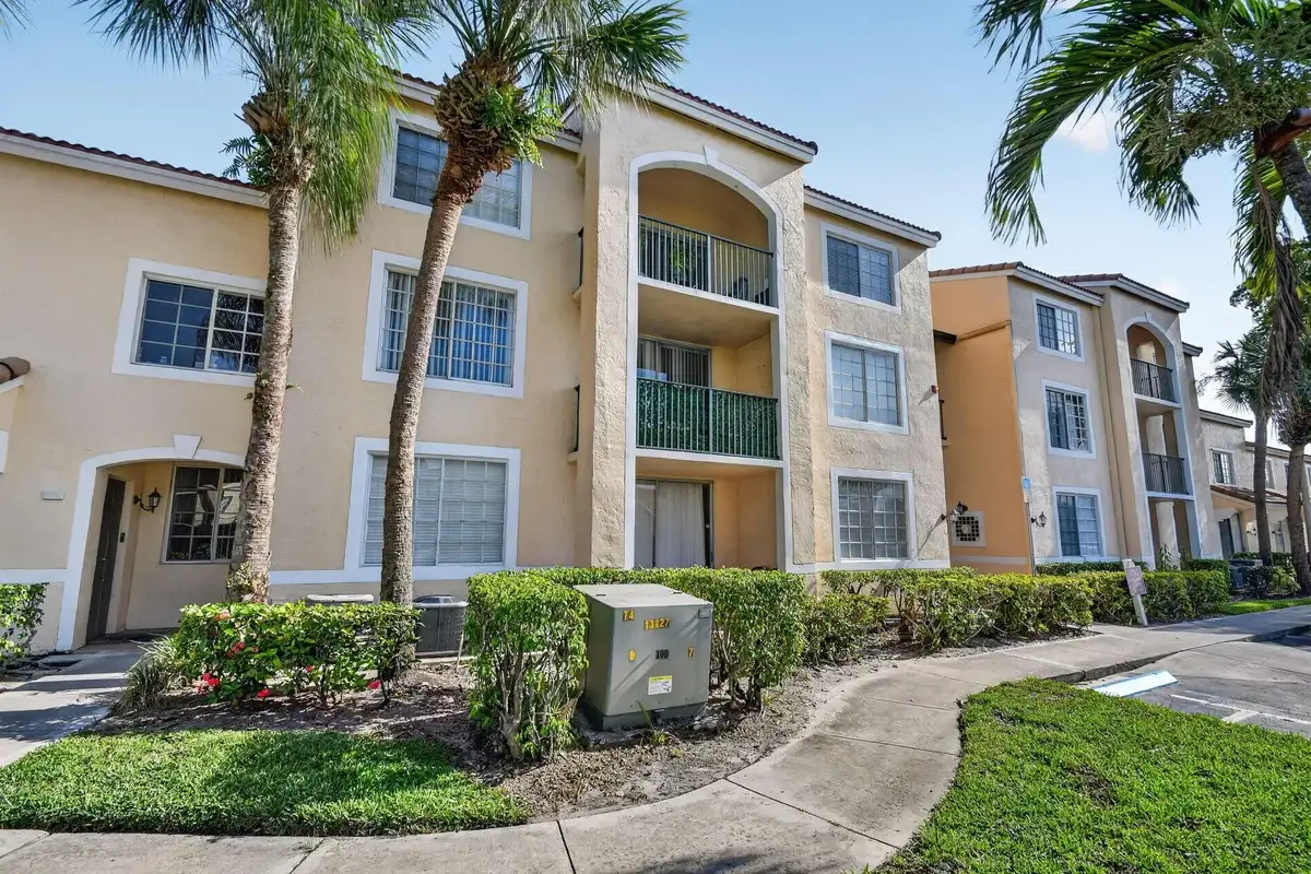 1733 Village Blvd #105, West Palm Beach: photo 1 of 37