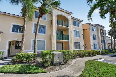 1733 Village Blvd #105, West Palm Beach: photo 1 of 37