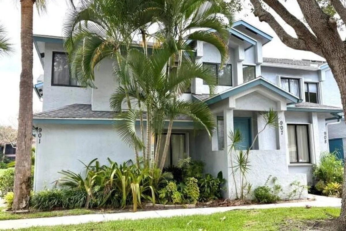 907 Harbour Pointe Way, West Palm Beach: photo 1 of 87