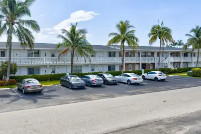 801 Pine Dr #12, Pompano Beach: photo 1 of 36