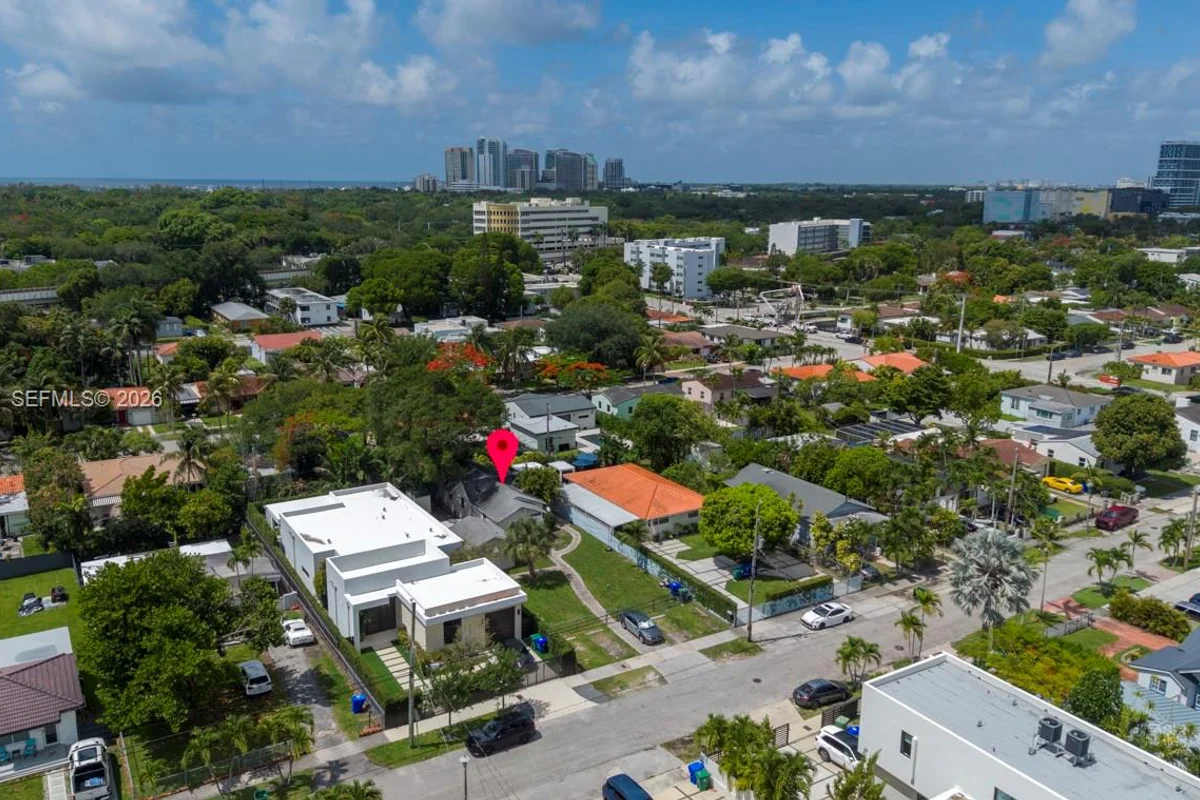 House in Miami: photo 1 of 16