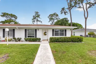 5284 Privet Pl #D, Delray Beach: photo 1 of 56