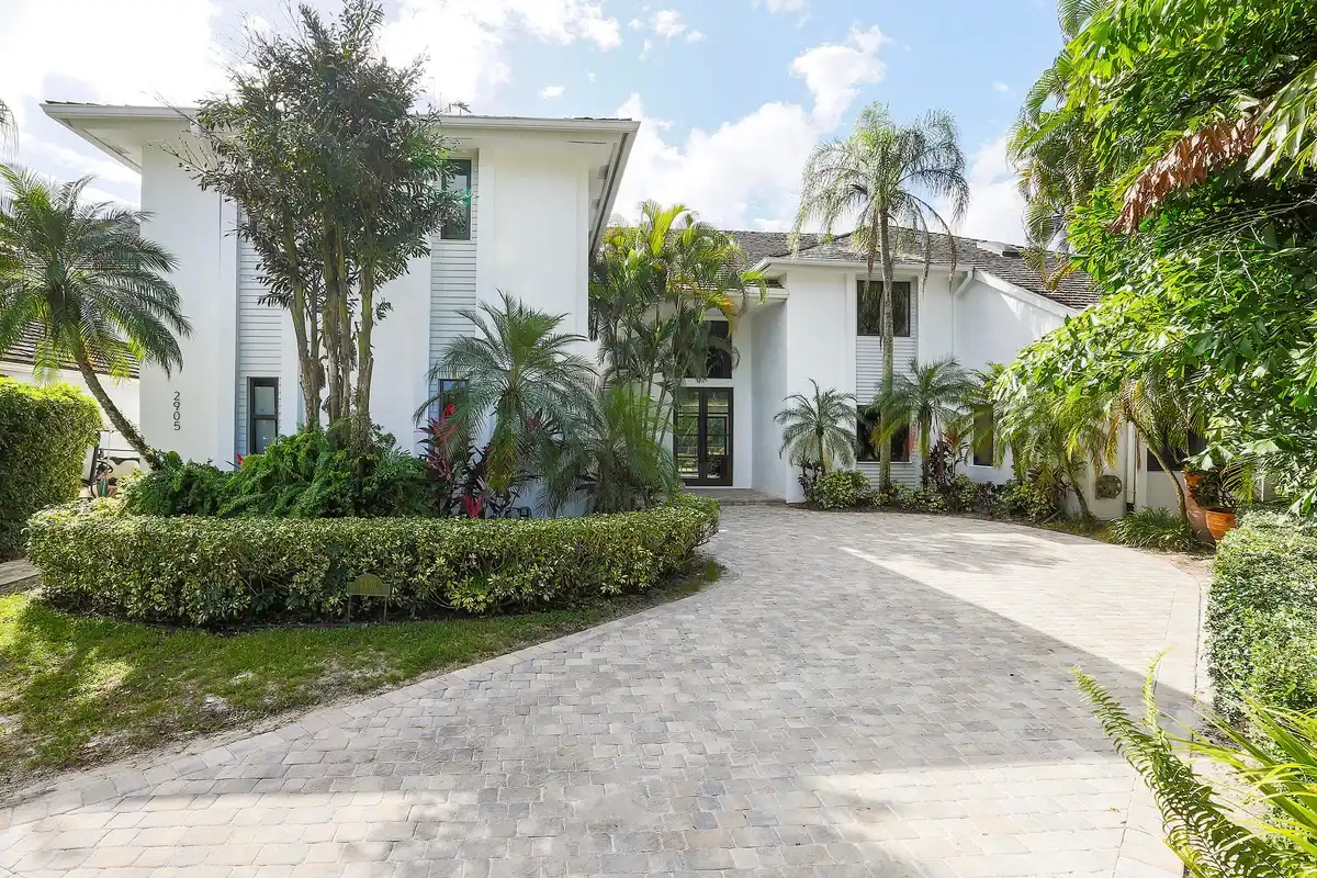 2905 Polo Island Dr, Wellington: photo 1 of 37