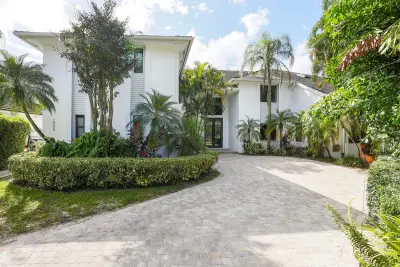 2905 Polo Island Dr, Wellington: photo 1 of 37
