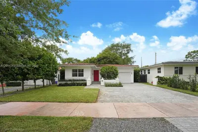1556 Catalonia Ave, Coral Gables: photo 1 of 24