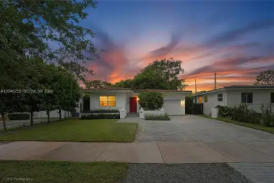 1556 Catalonia Ave, Coral Gables: photo 1 of 24