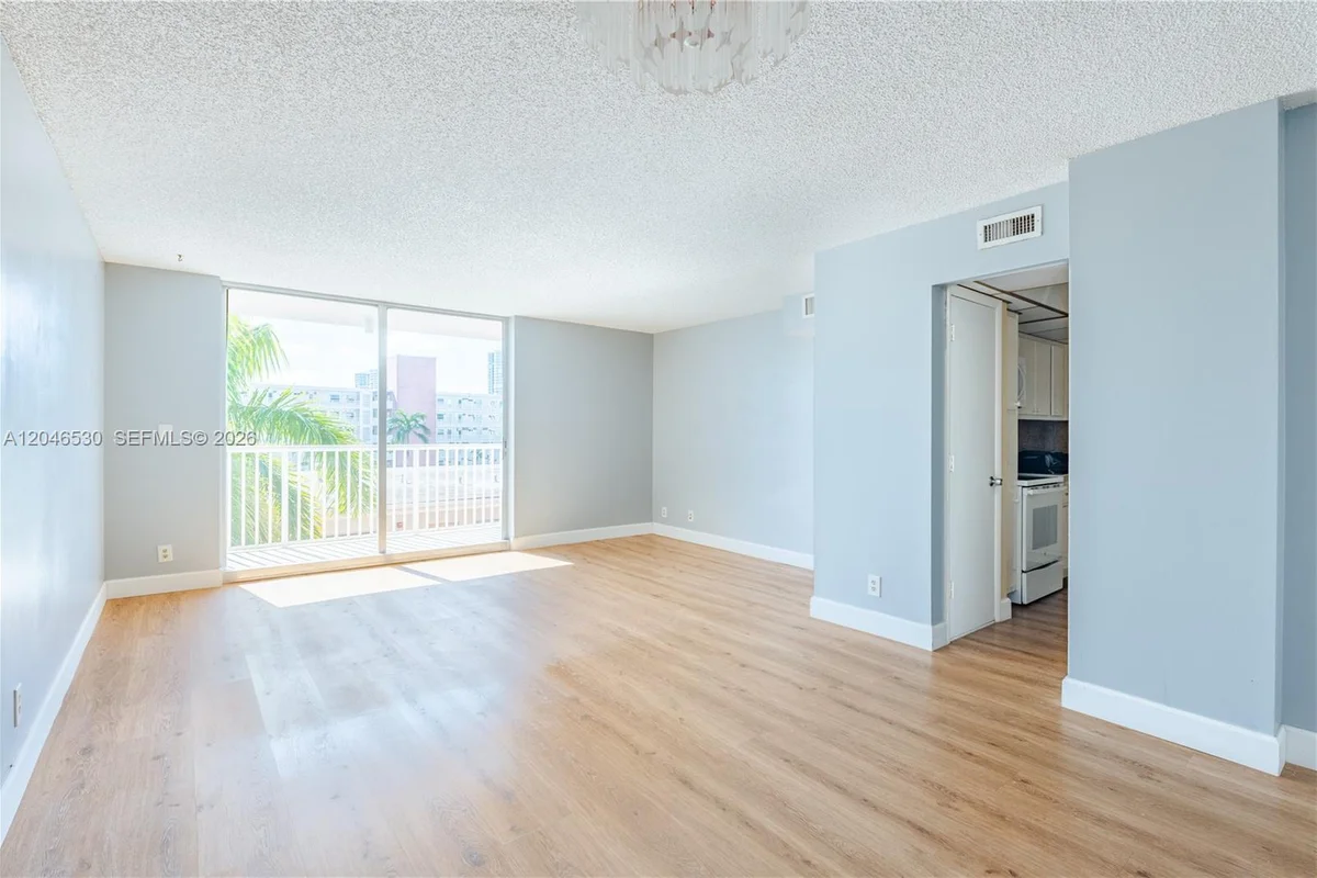 3161 S Ocean Dr #407, Hallandale Beach: photo 1 of 29