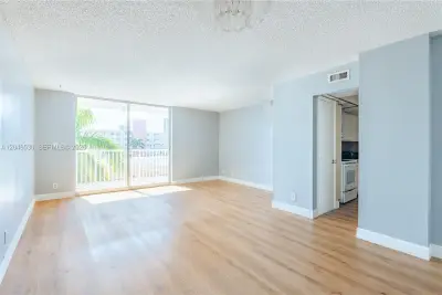 3161 S Ocean Dr #407, Hallandale Beach: photo 1 of 29