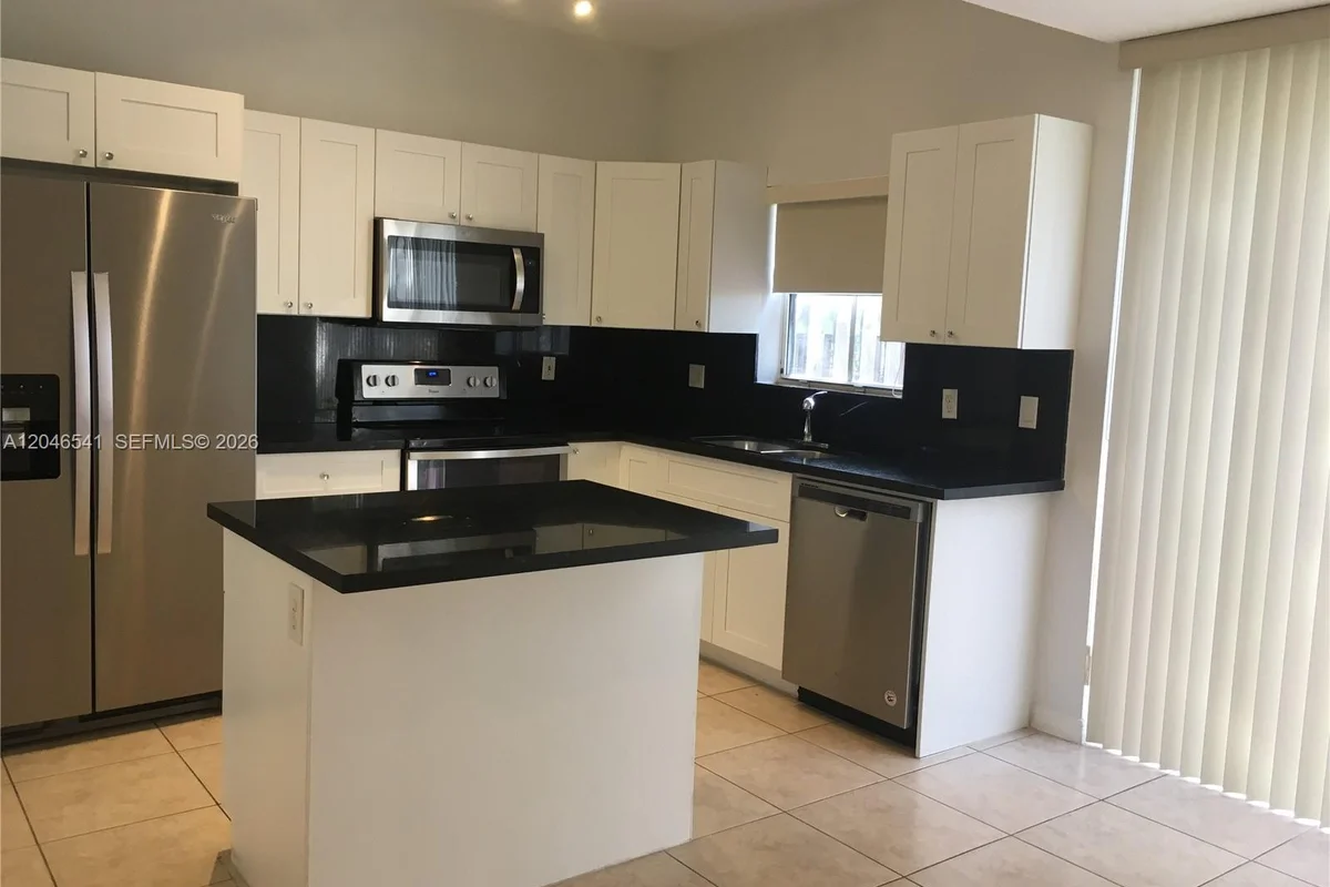 11528 NW 60th Ter #477, Doral: photo 1 of 12