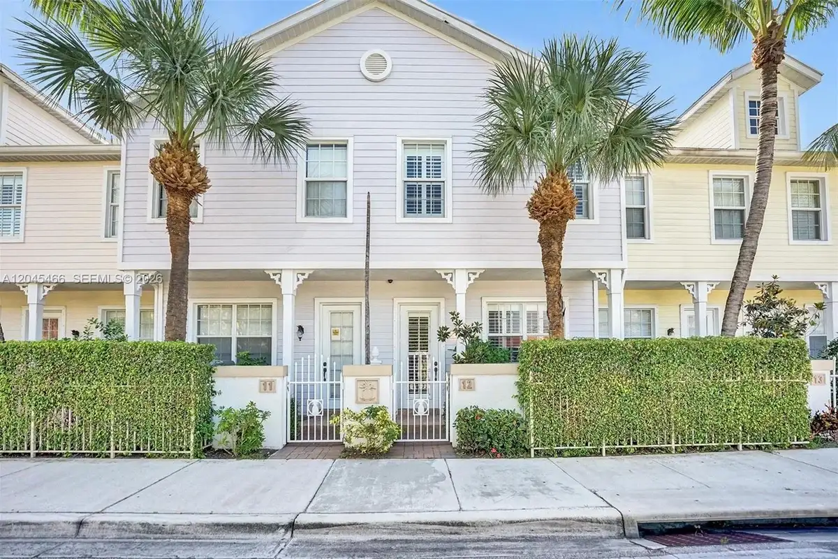 602 S Federal Hwy #12, Lake Worth: photo 1 of 28