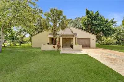 9120 SW 49th St, Cooper City: photo 1 of 43