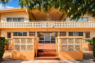 1050 Pennsylvania Ave #12-A, Miami Beach: photo 1 of 11