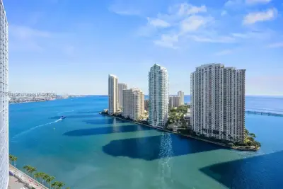 300 S Biscayne Blvd #T-2612, Miami: photo 1 of 29