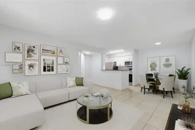 2846 S University Dr #4104, Davie: photo 1 of 23