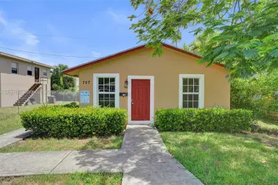 727 22nd St #B, West Palm Beach: photo 1 of 18