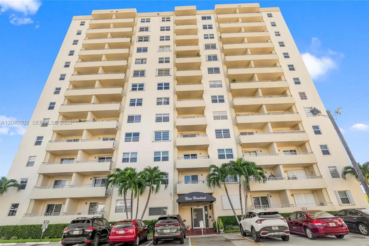 900 NE 18th Ave #505, Fort Lauderdale: photo 1 of 10