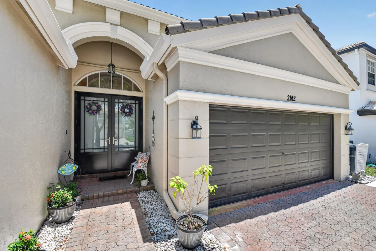 2142 Balsan Way, Wellington: photo 1 of 52
