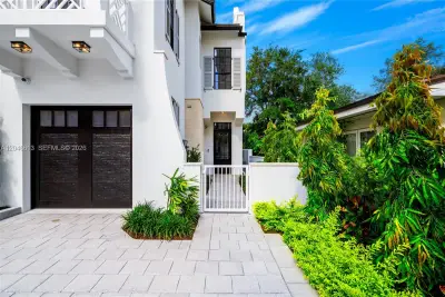 2710 S Le Jeune Rd, Coral Gables: photo 1 of 29