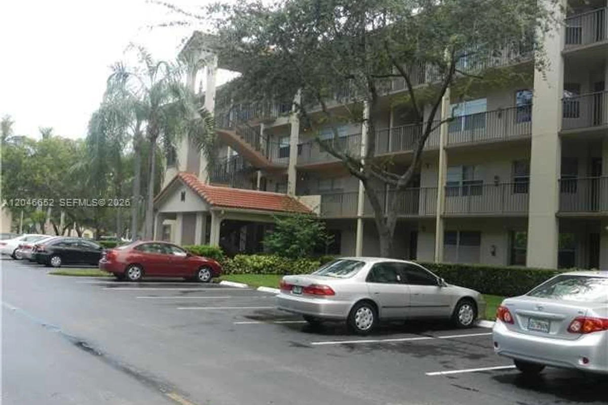 1000 SW 125th Ave #406N, Pembroke Pines: photo 1 of 8