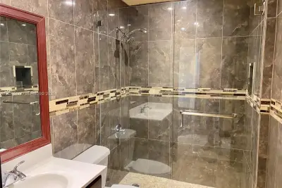 8800 NW 107th Ct #110, Doral: photo 1 of 34