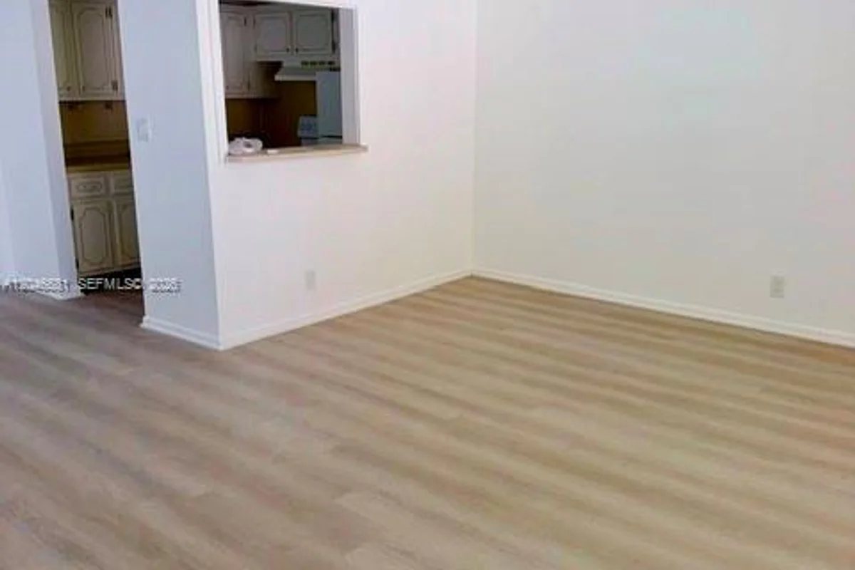 41 Salisbury #B, West Palm Beach: photo 1 of 11