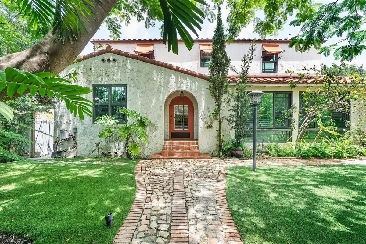 8276 E Dixie Hwy, Miami: photo 1 of 48