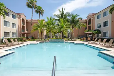 6851 SW 44th St #208, Miami: photo 1 of 26