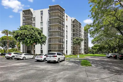 3401 N Country Club Dr #109, Aventura: photo 1 of 34
