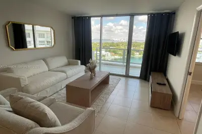 5151 Collins Ave #1722, Miami Beach: photo 1 of 10