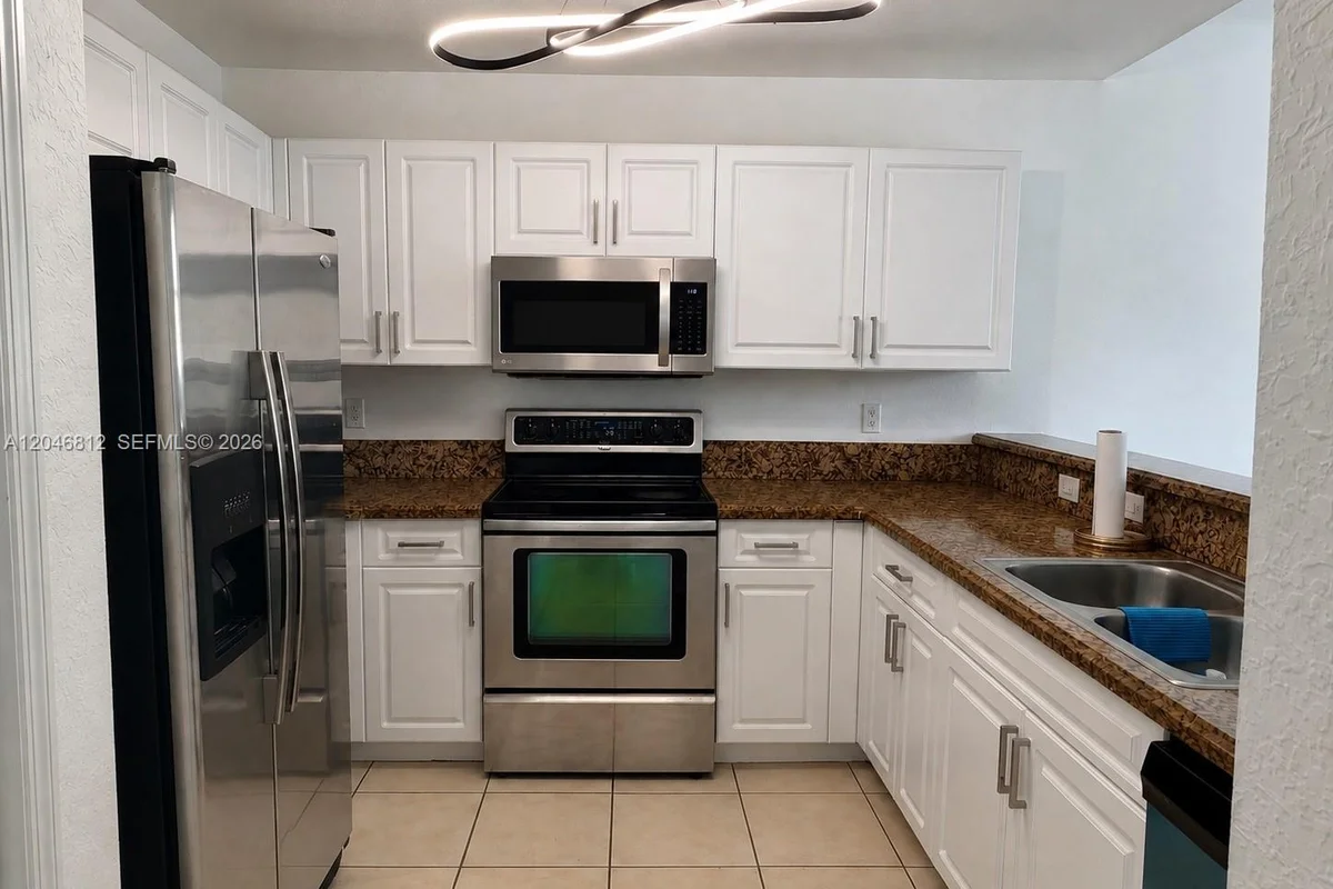 11102 NW 83rd St #203, Doral: photo 1 of 19