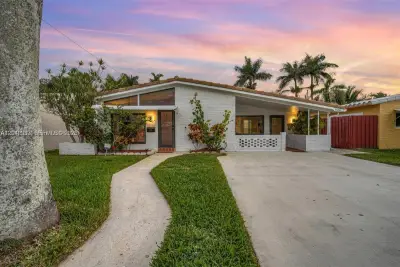 1514 Liberty St, Hollywood: photo 1 of 44