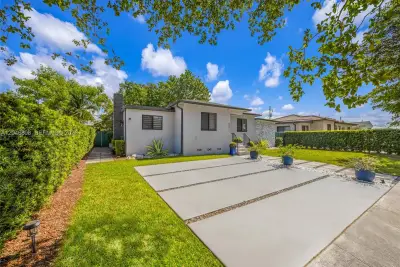 6541 SW 18th St, West Miami: photo 1 of 35