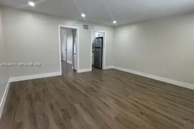 6805 SW 88th St #5, Pinecrest: photo 1 of 10